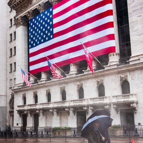 New York Stock Exchange with US flag, New York City NY033