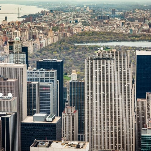 Midtown skyscrapers and Central Park form the Empire State Building, New York City NY013