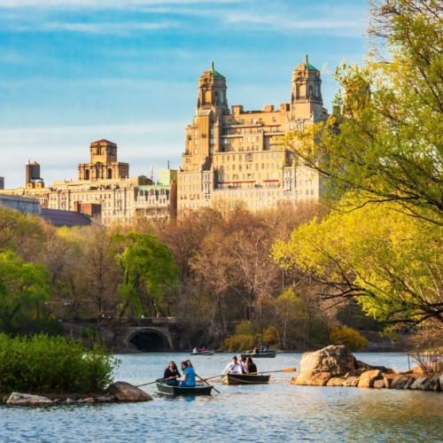 Rowing boats on Central Park Lake, New York City NY019