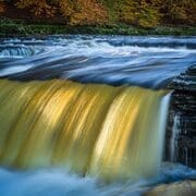 Autum at Aysgarth Falls, Wensleydale, Yorkshire, England. EL008