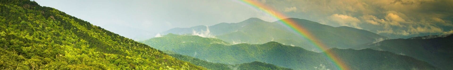 Rainbow over Buckeye Knob, Blue Ridge Parkway, North Carolina, USA. NC006