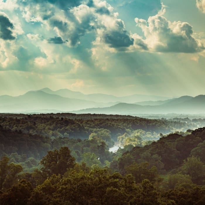 View of the western Blue Ridge Mountains from the grounds of Biltmore House, Asheville, North Carolina, USA. NC013