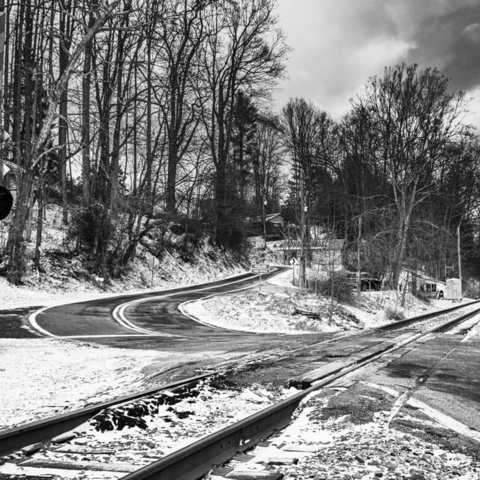 Railway crossing at Penland, North Carolina, USA. CM014