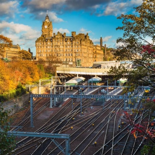 Waverley Station and the Balmoral Hotel, Edinburgh, Scotland. EH017