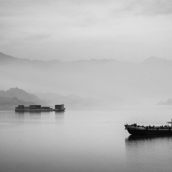 Ships on the Yangtze at Zigui Harbour, China. ZM005