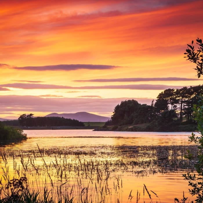 Dusk over Gladhouse Reservoir, Midlothian, Scotland. LN002