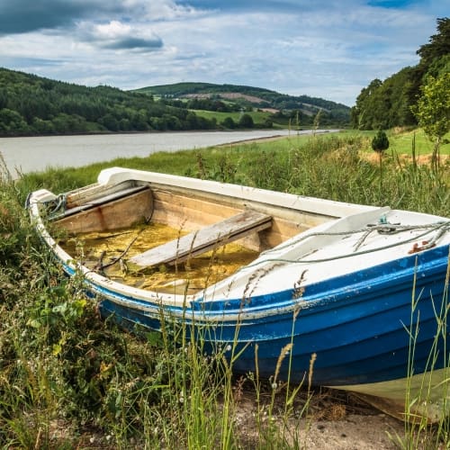 Landed boat by the River Blackwater at Ballynaclash Quay, County Waterford, Ireland. BW006