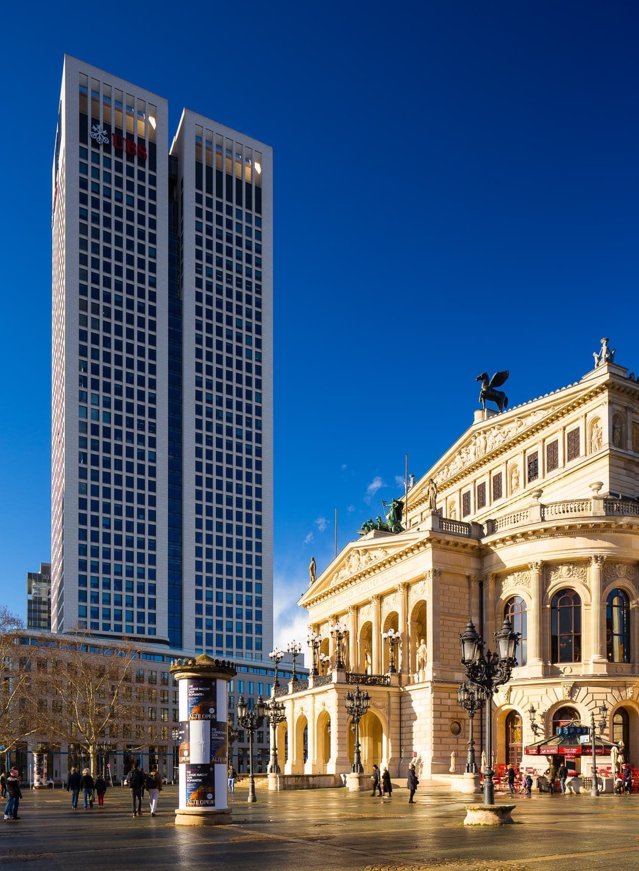 The Alte Oper and the Opernturm, Frankfurt am Main, Hesse, Germany. FF025