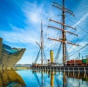 RRS Discovery and the Dundee V&A, Dundee, Scotland. DD148